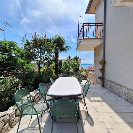 Apartments Tortuga Dramalj Exterior photo